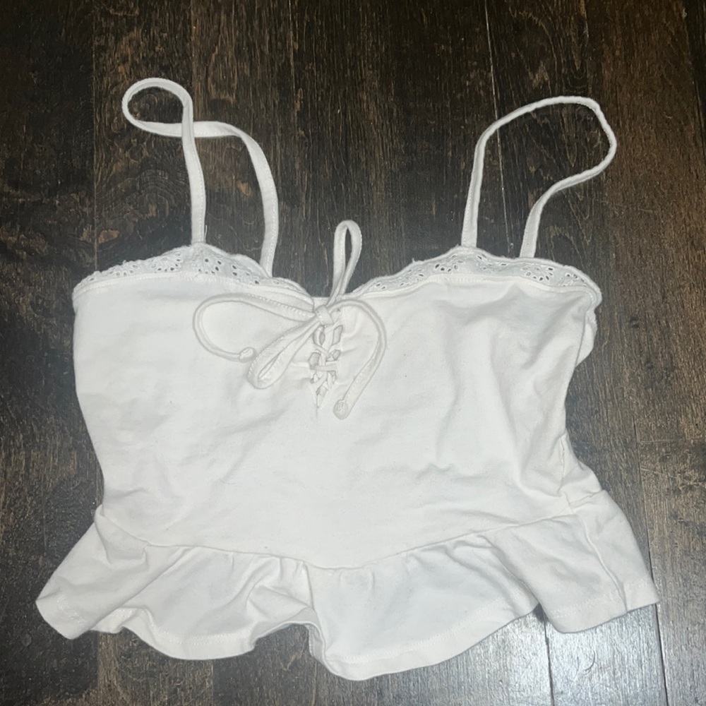 Women’s white cropped tank top